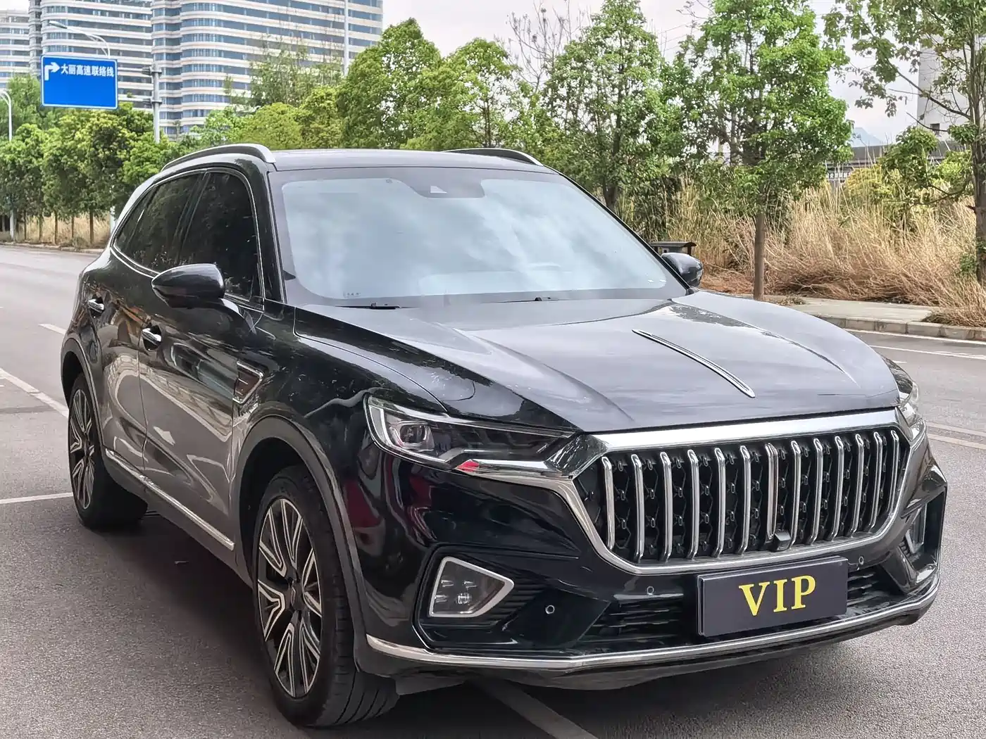 Hongqi HS5 2022 Facelift 2.0T Smart Flag Enjoyment AWD Edition фото 2