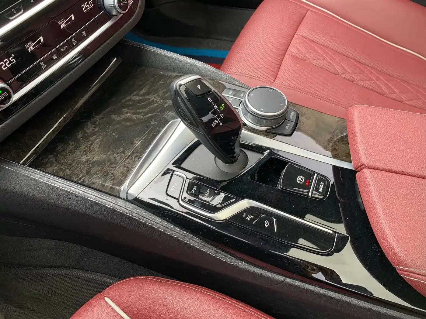 BMW 5 Series 2021 525Li M Sport Package фото 21