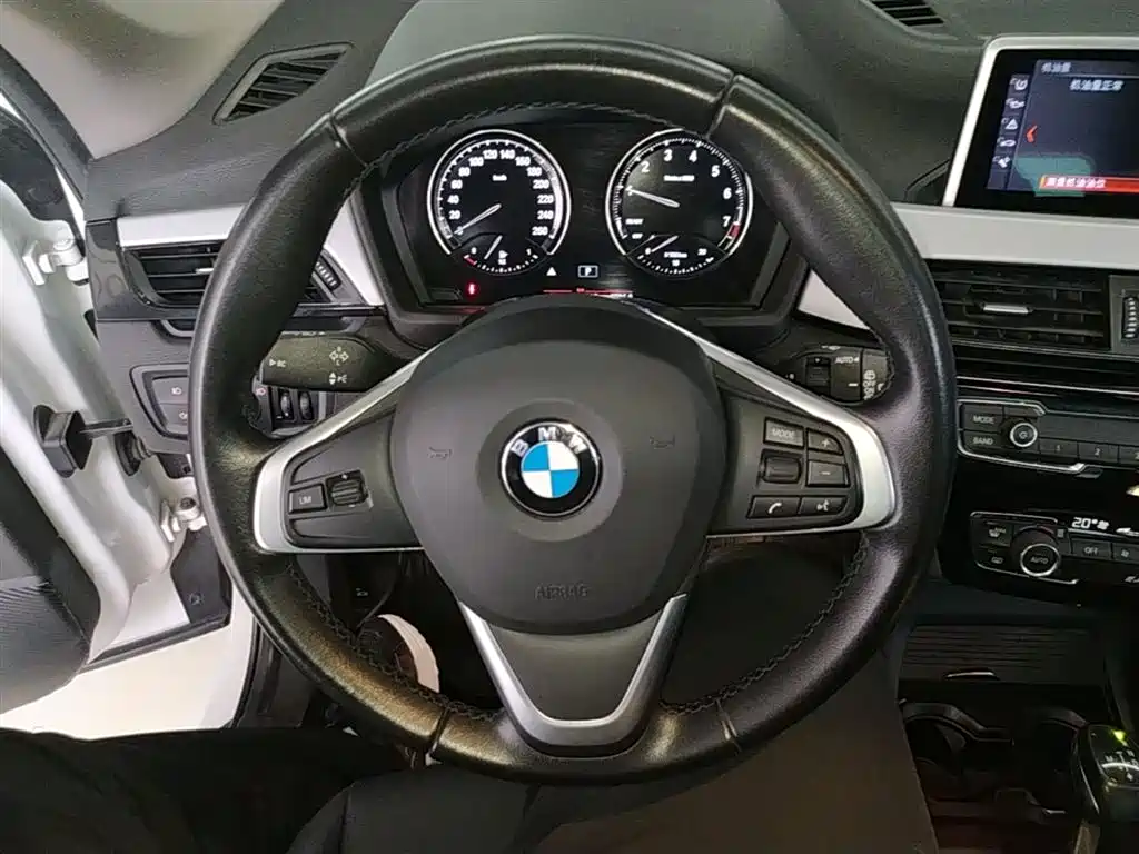 BMW X1 2019 sDrive18Li Fashion Model фото 11