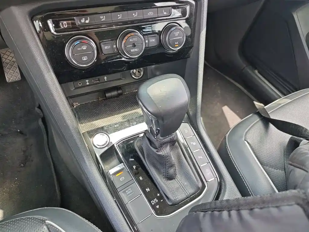 Volkswagen Tiguan L 2018 Facelift 330TSI Automatic 2WD Flagship Edition фото 14