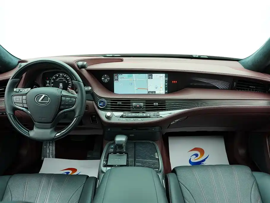 Lexus LS 2018 500h Executive Edition China V фото 17