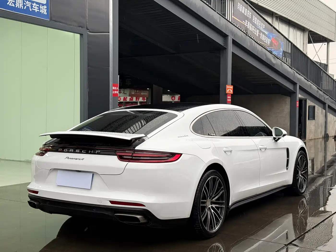 Porsche Panamera 2017 Panamera 4 Executive Long Wheelbase 3.0T фото 14