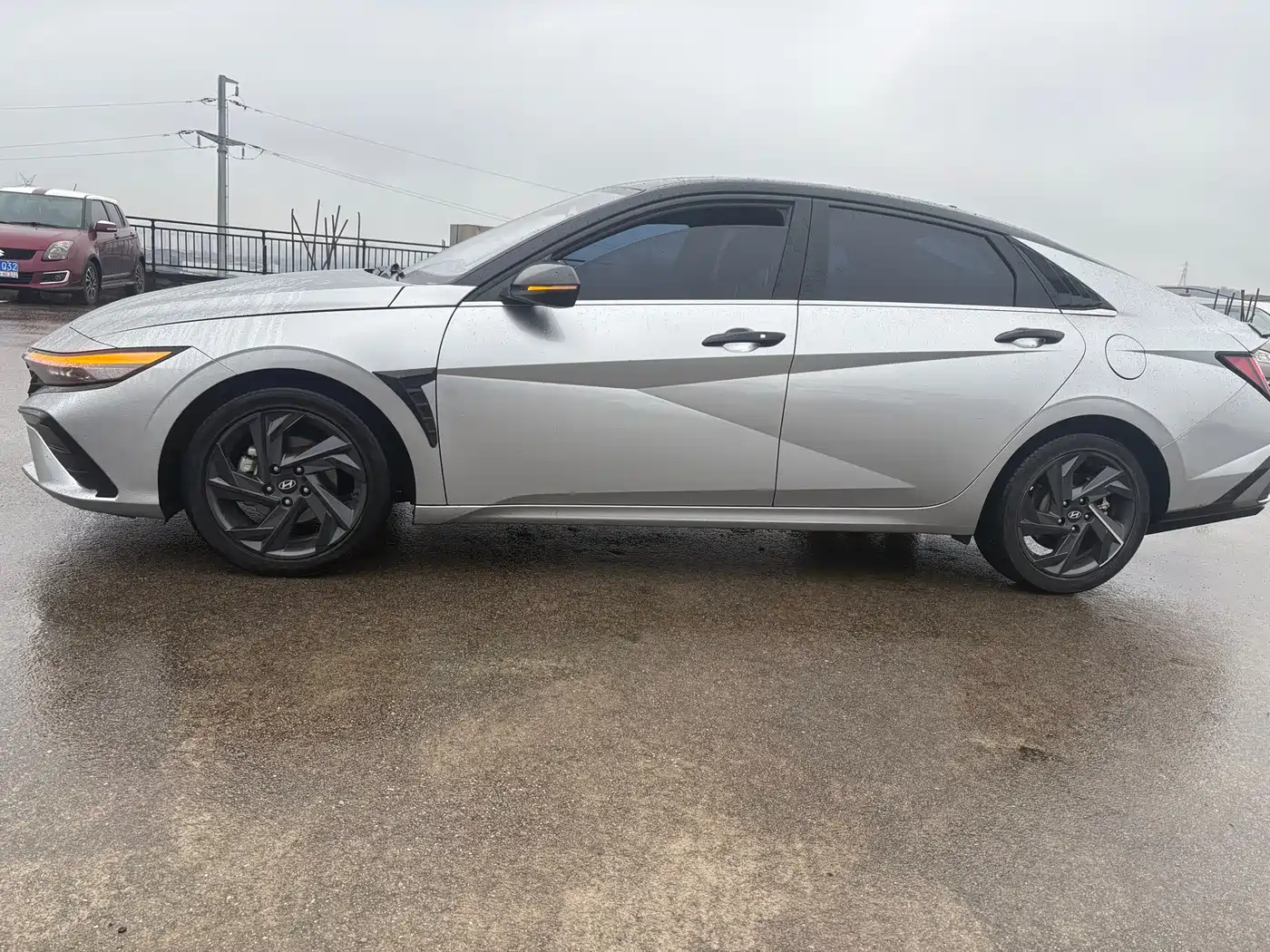 Hyundai Elantra 2023 Model 1.5L CVT LUX Premium Edition фото 5