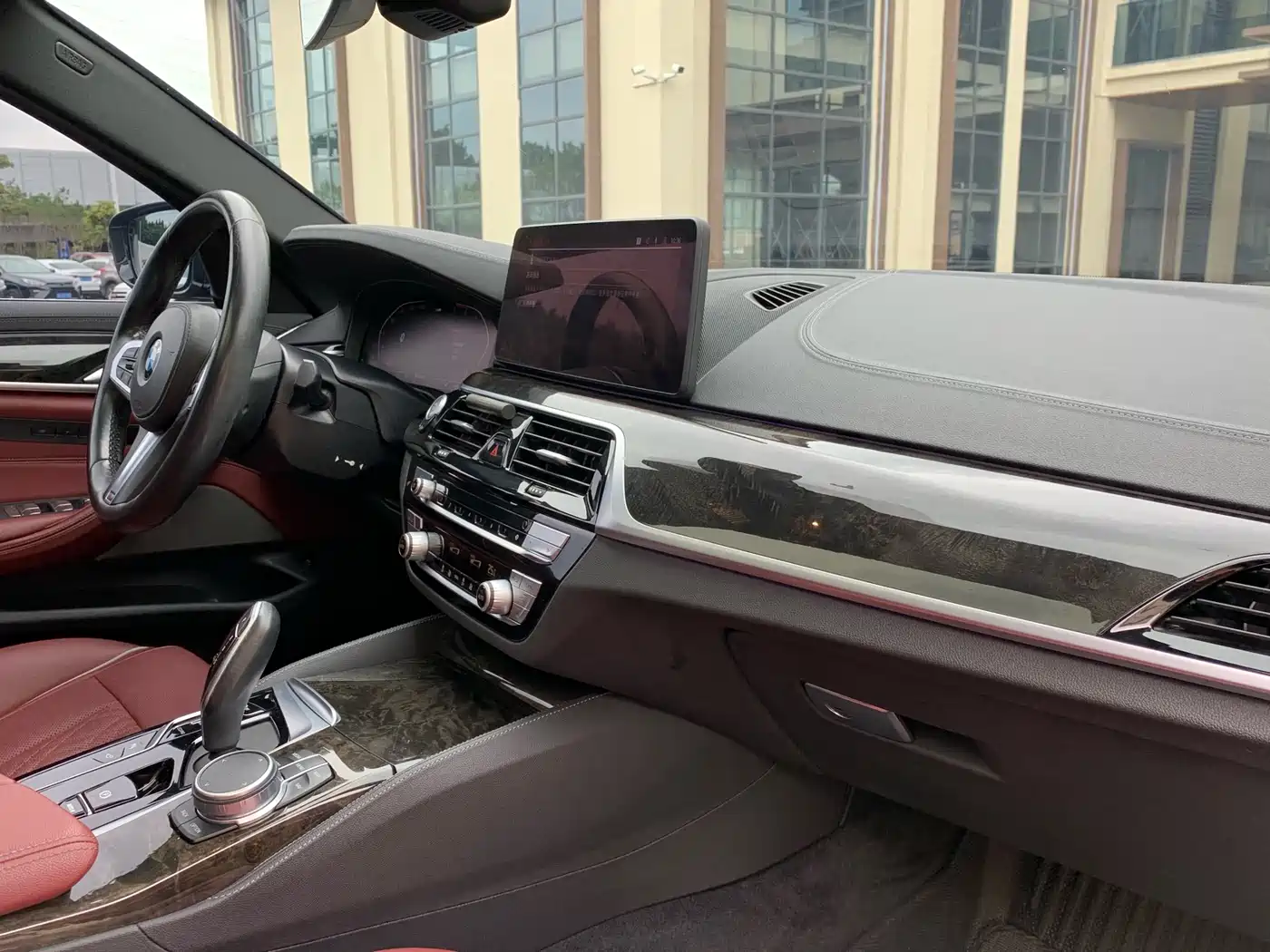 BMW 5 Series 2021 525Li M Sport Package фото 28