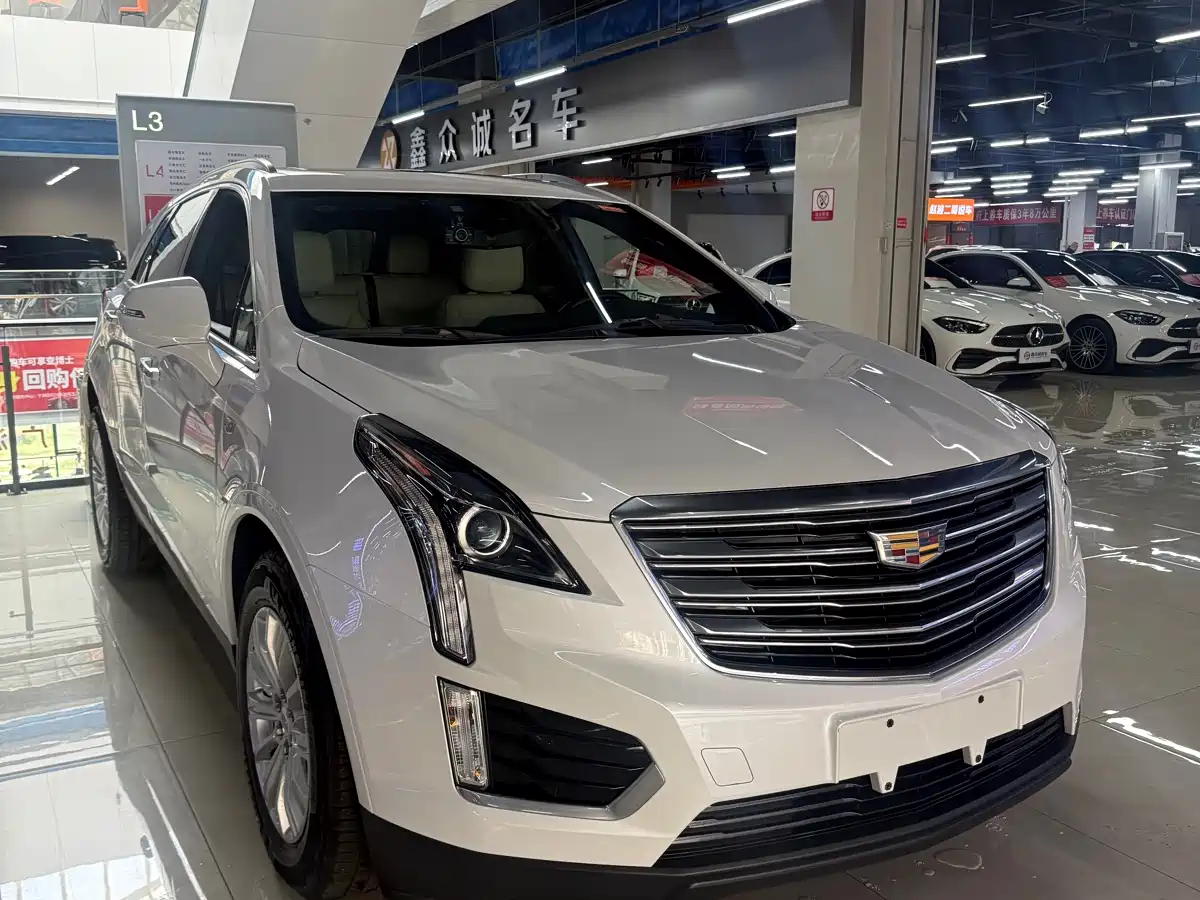 Cadillac XT5 2016 28T AWD Technology Model фото 3