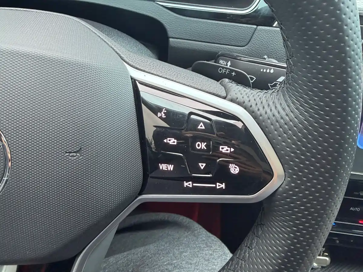 Volkswagen Magotan 2023 Model 2 Million Commemorative Edition 330TSI DSG Luxury фото 18