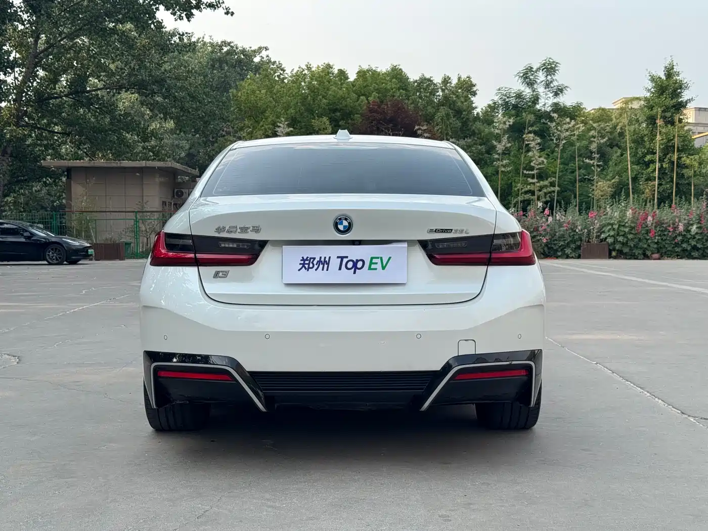 BMW i3 2022 eDrive 35 L фото 12