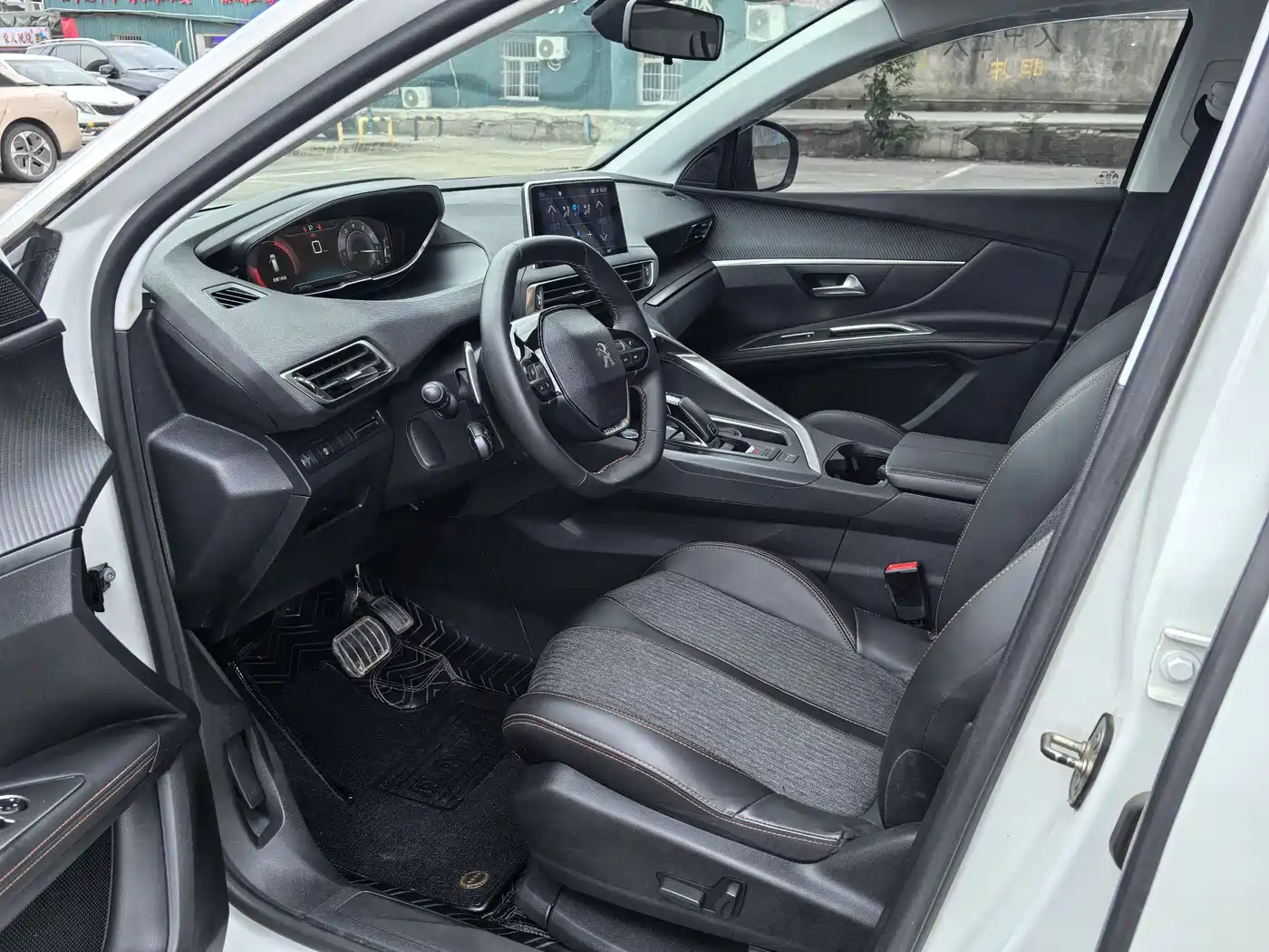 Peugeot 5008 2017 380THP 7-seat Elite Edition фото 10