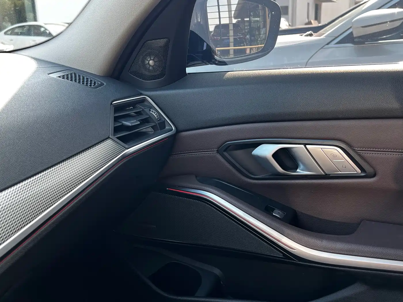 BMW 3 Series 2022 325i M Sport Shadow Edition фото 10