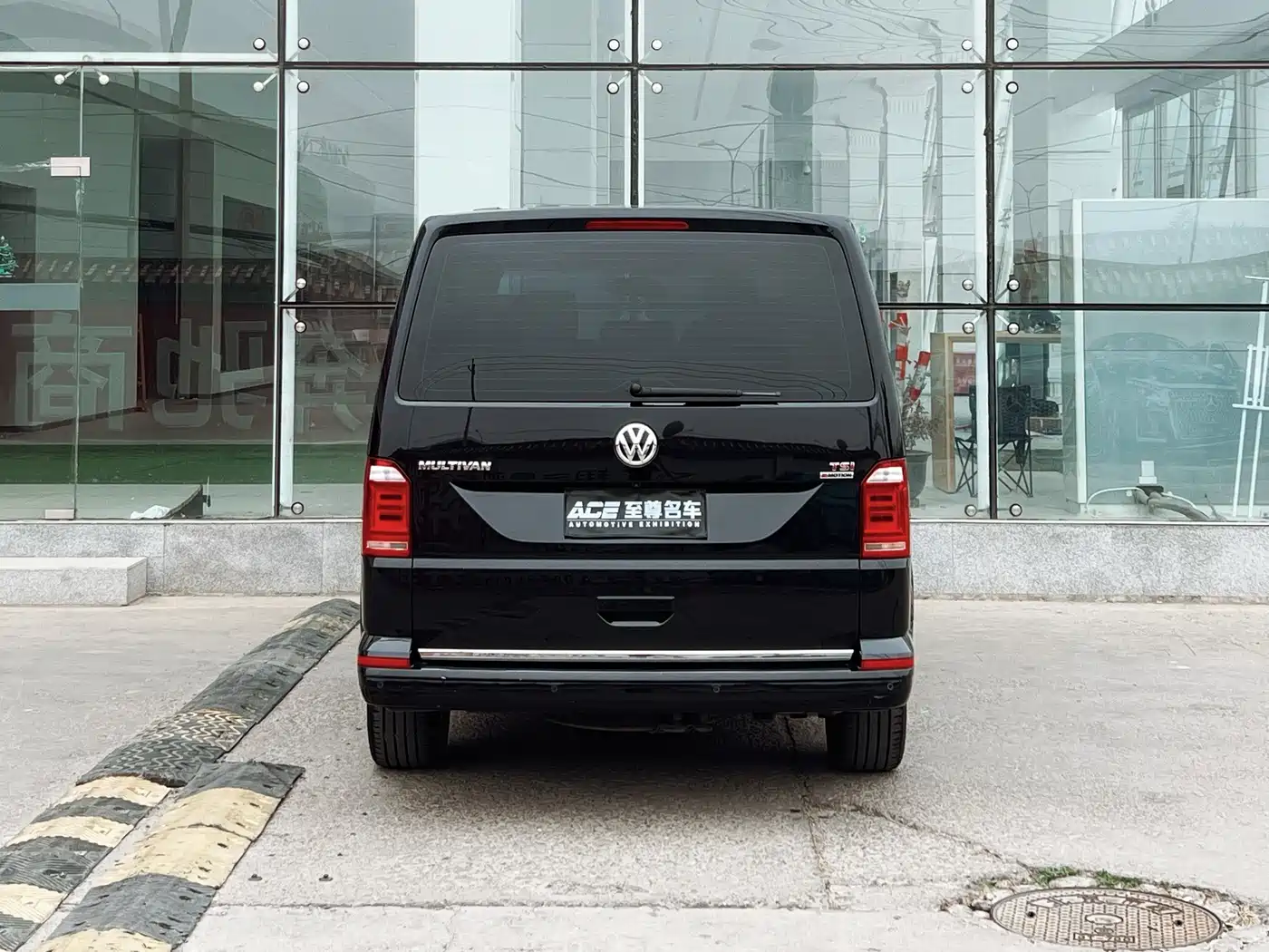 Volkswagen Multivan 2016 2.0TSI 4WD Prestige 7-Seater фото 5
