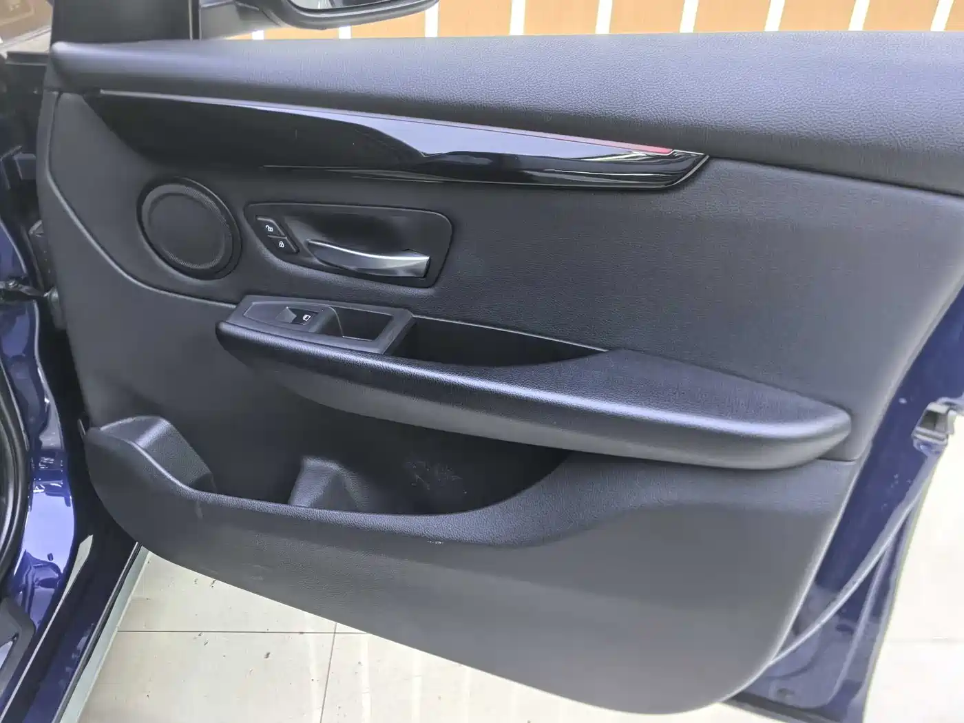 BMW 2 Series Touring 2016 218i Sport Design Package фото 14