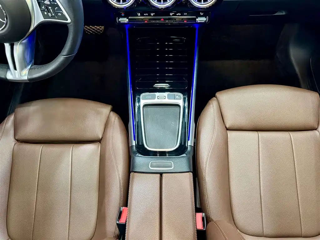 Mercedes-Benz GLB 2024 Facelift GLB 220 Style фото 29