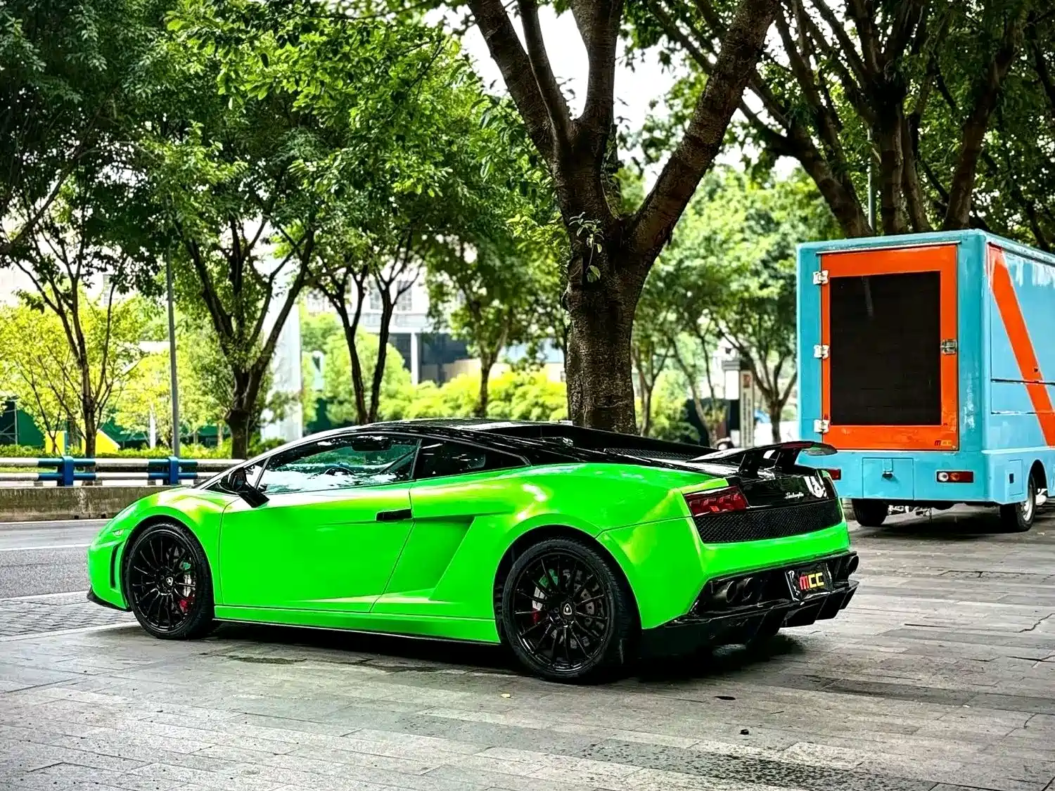 Фото 10 - Lamborghini Gallardo