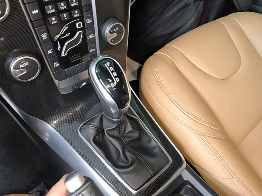 Volvo V40 2019 2019 T3 Momentum