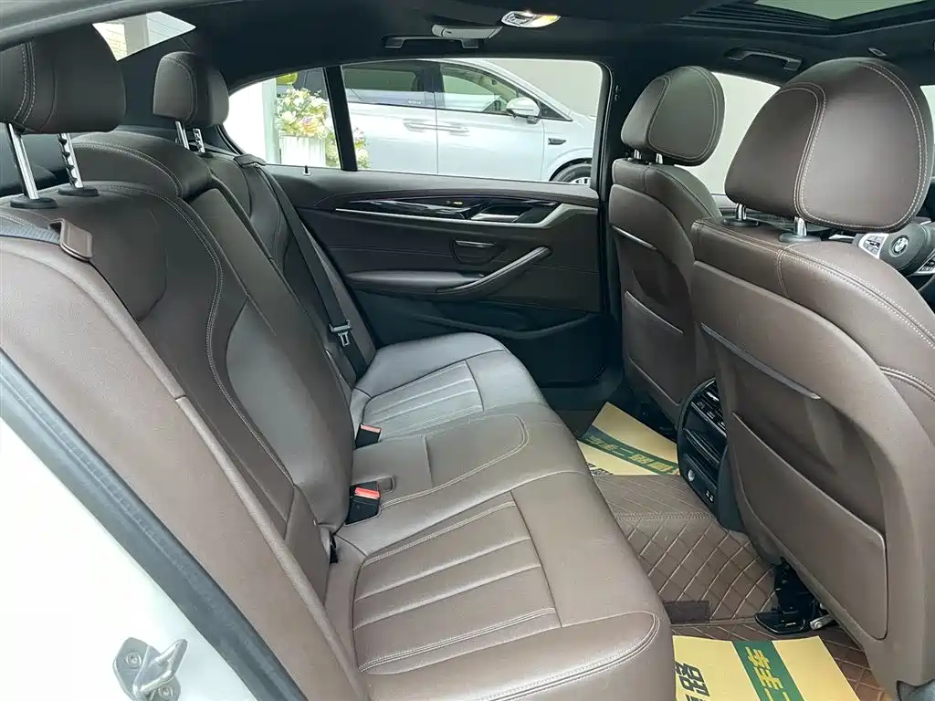 BMW 5 Series 2020 525Li M Sport Package фото 16