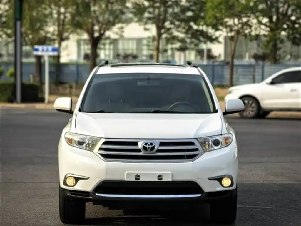 Toyota Highlander 2012 2.7L 2WD 7-Seater Luxury Edition фото 2