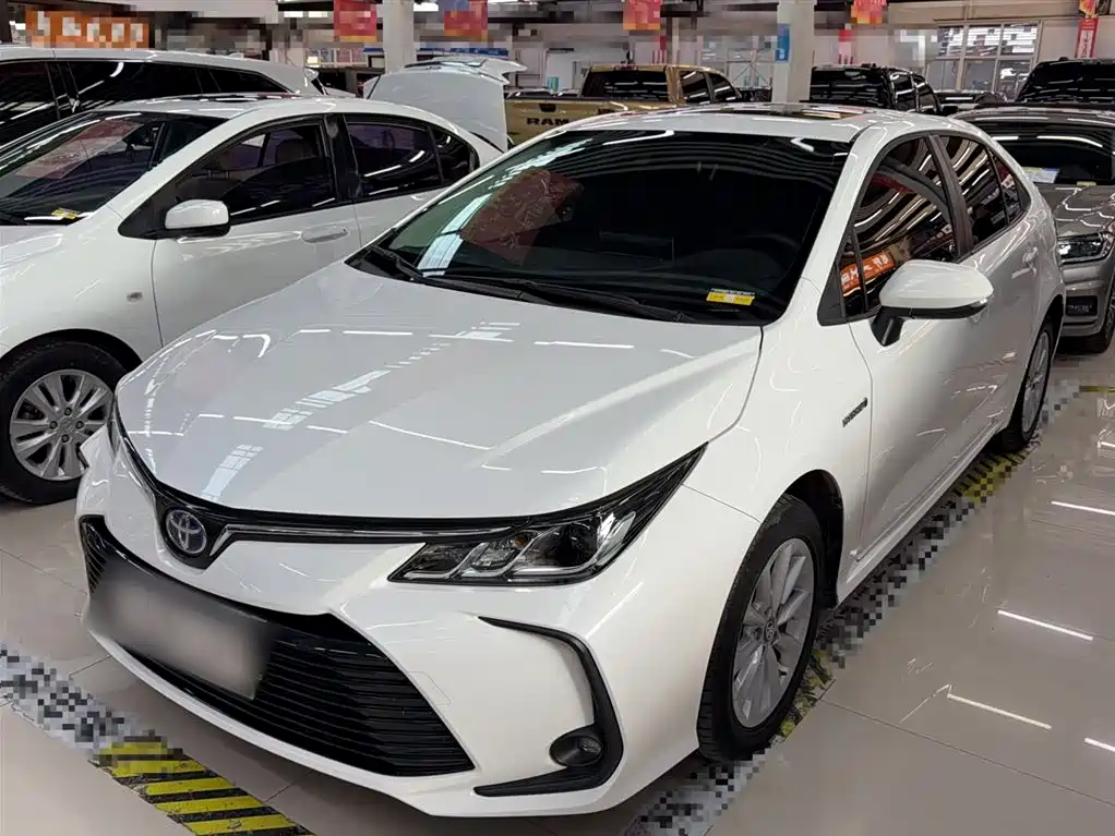 Toyota Corolla 2021 Hybrid 1.8L E-CVT Elite Edition фото 2