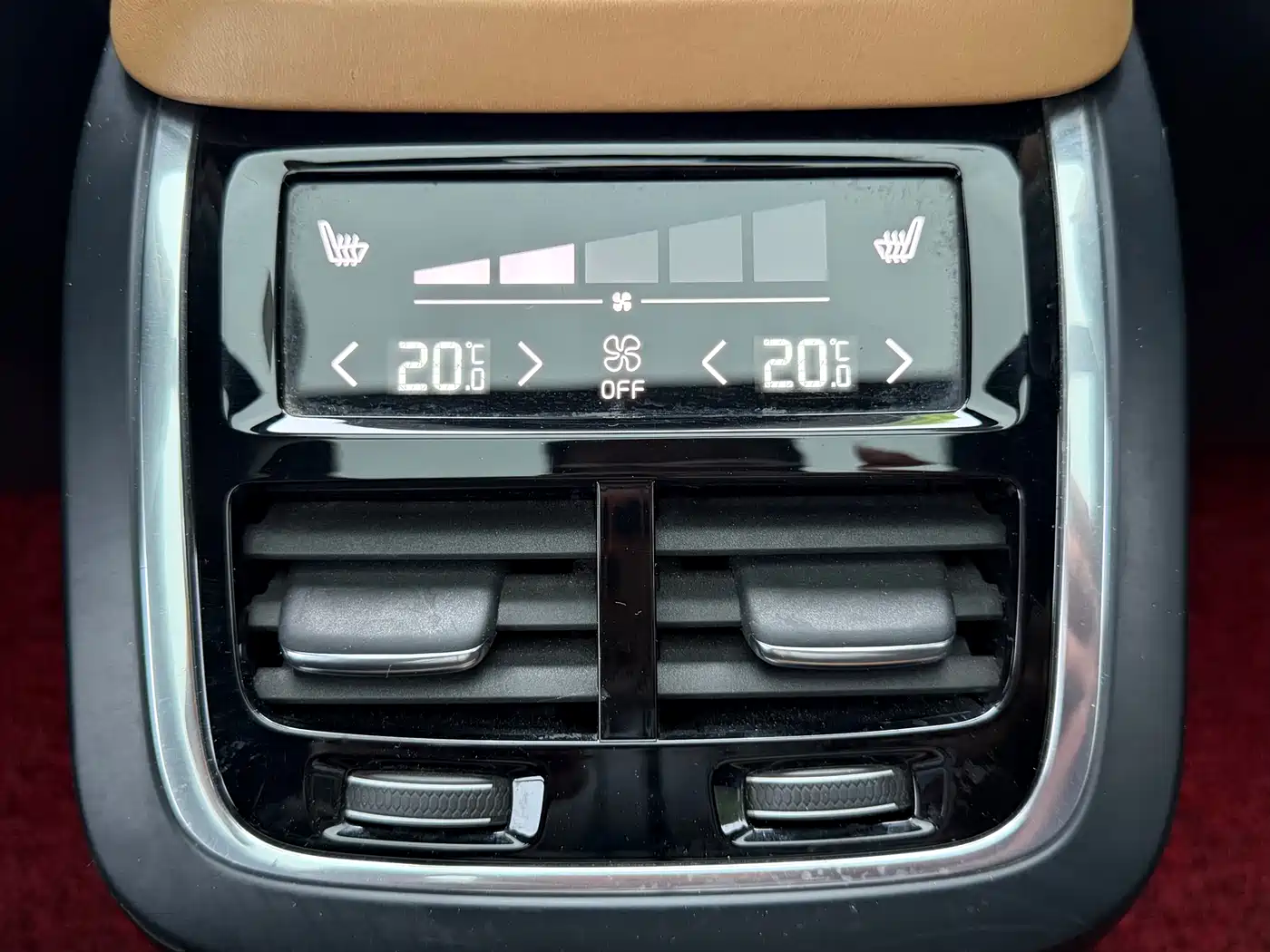 Photo 8 - Volvo XC90