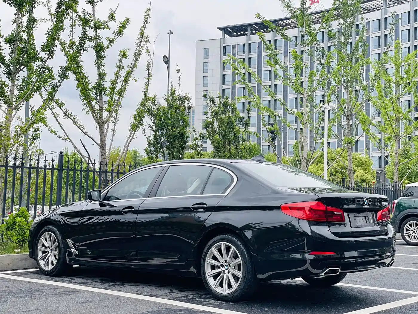 BMW 5 Series 2018 528Li Launch Special Edition фото 9