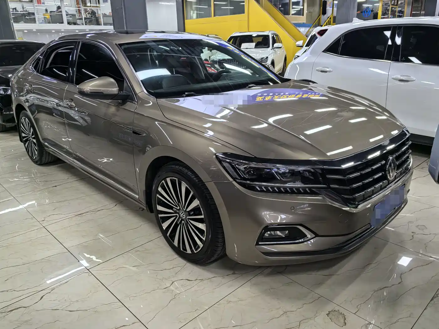 Volkswagen Passat 2019 330TSI Premium Edition China V фото 3