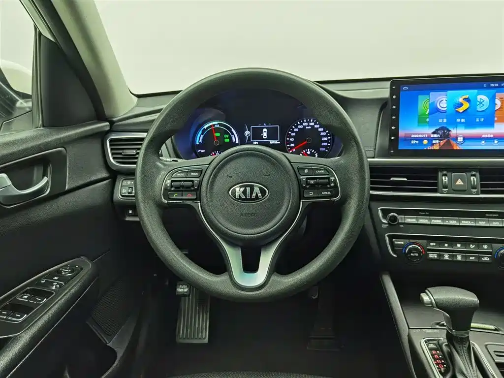 Kia K5 2016 2.0L Hybrid GLS фото 11
