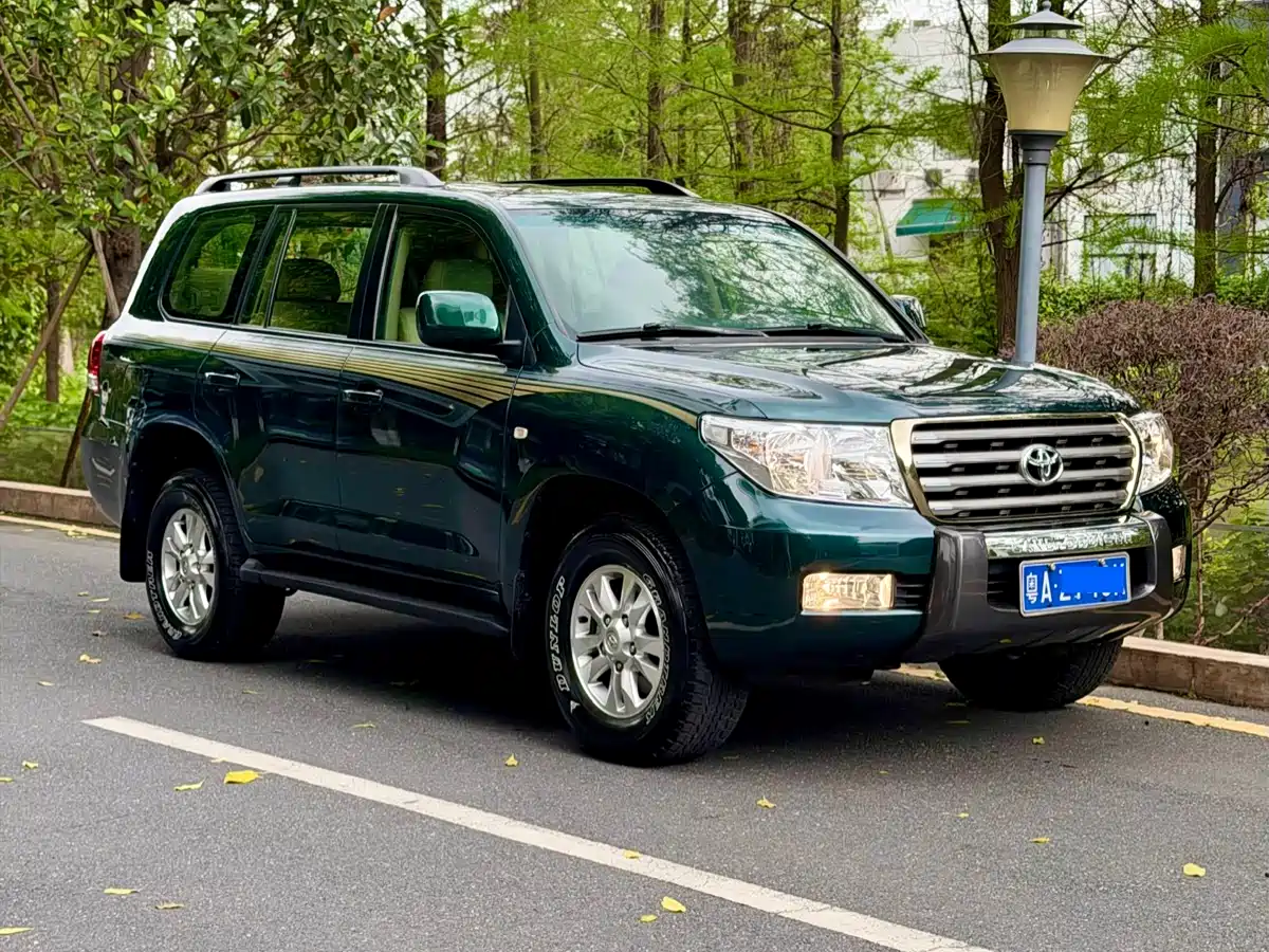 Toyota Land Cruiser 2010 Model 4.0L Automatic VX фото 12
