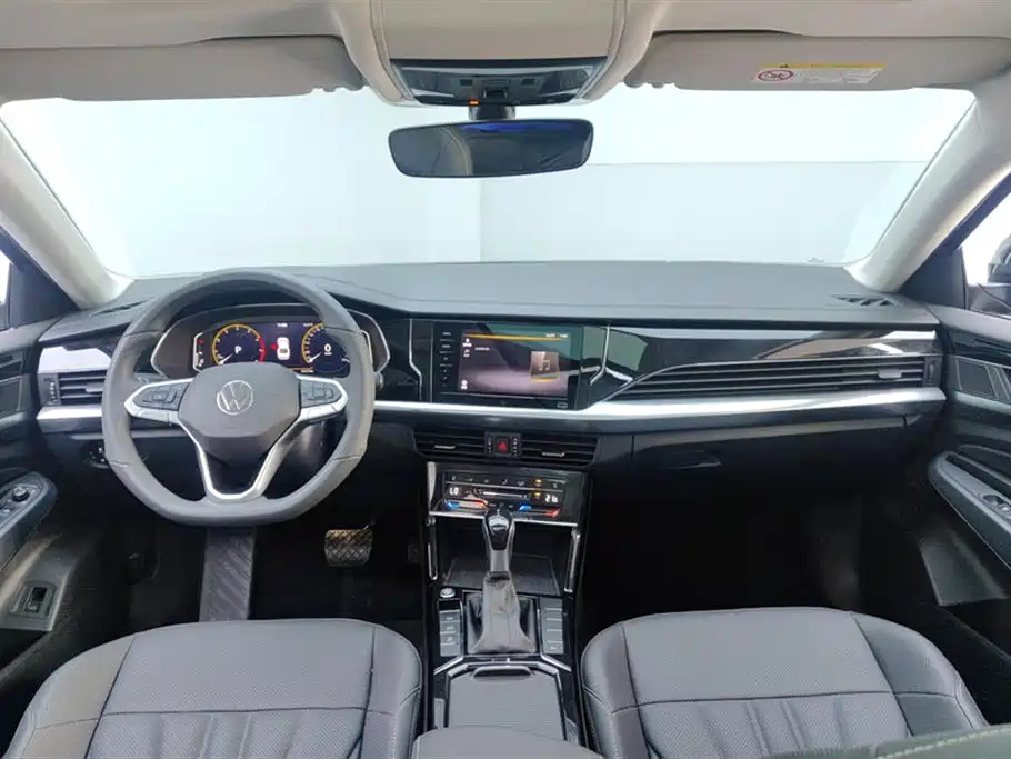 Volkswagen Passat 2025 Outstanding 330TSI Starlight Elite Edition фото 12