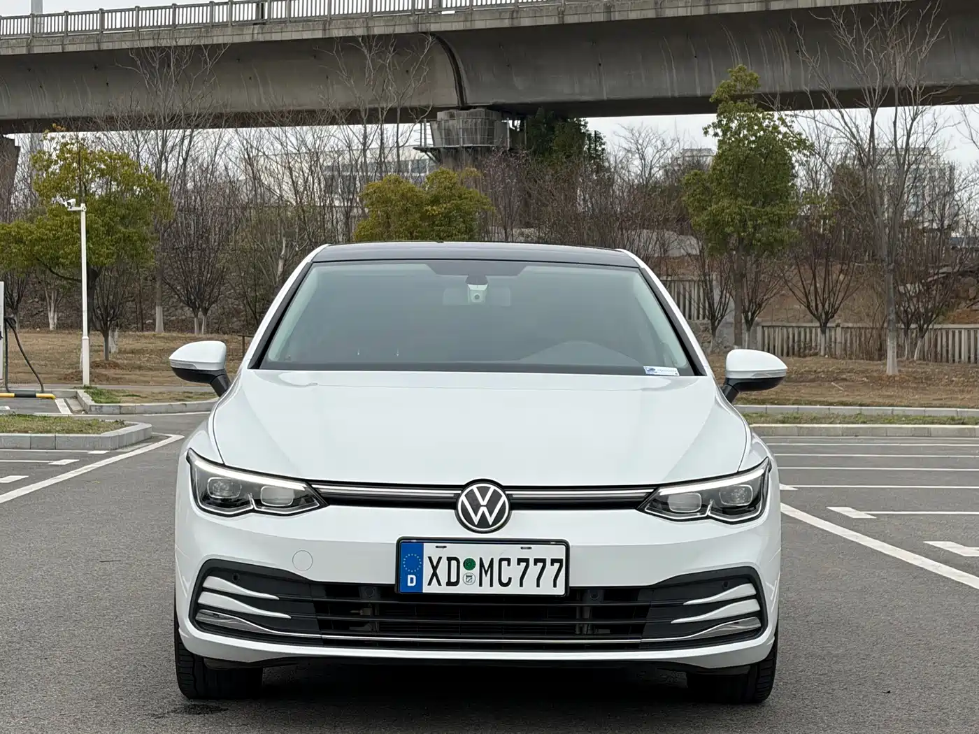 Volkswagen Golf 2023 Facelift 200TSI DSG Pro фото 2