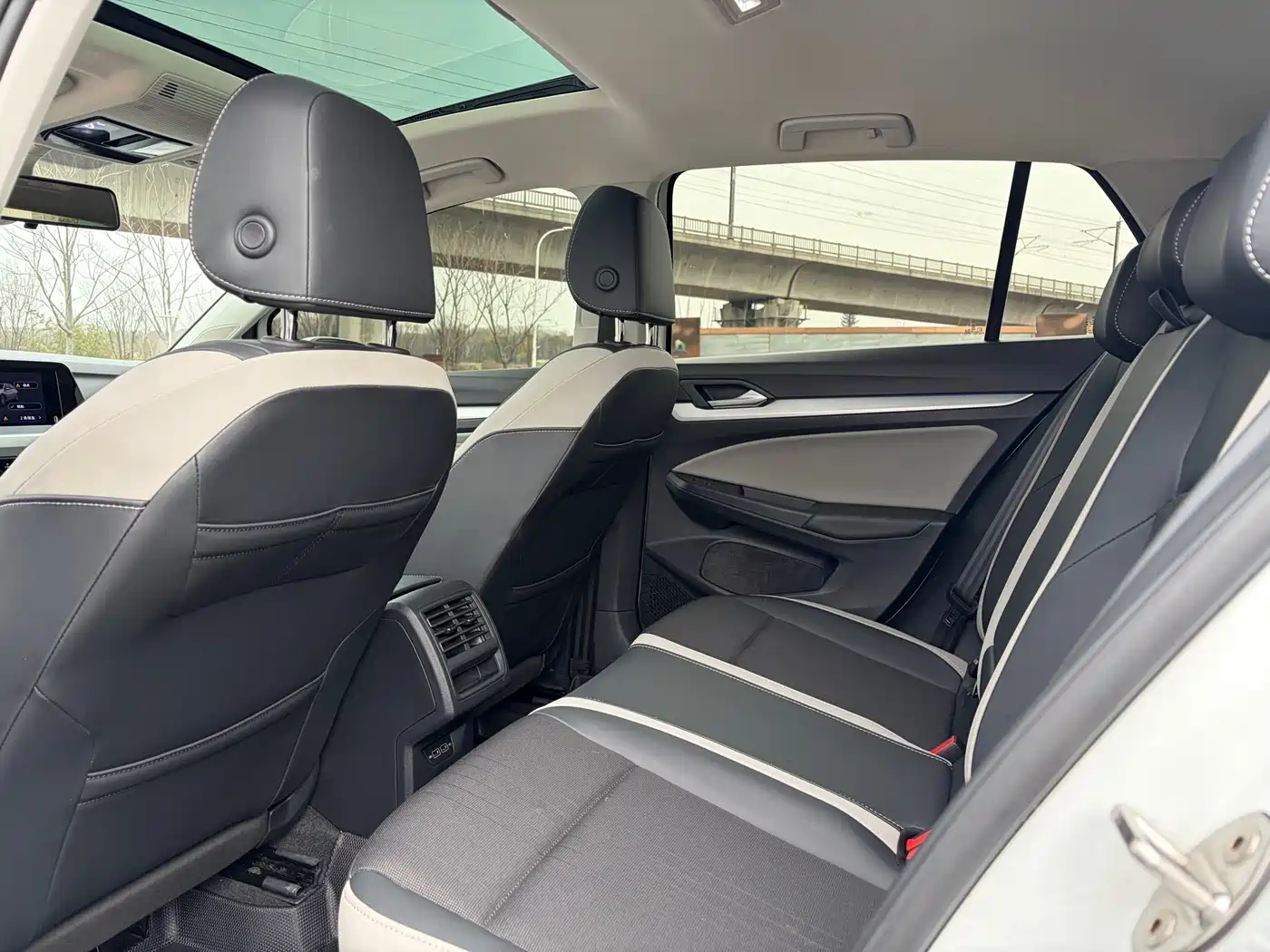 Volkswagen Golf 2023 Facelift 200TSI DSG Pro фото 10