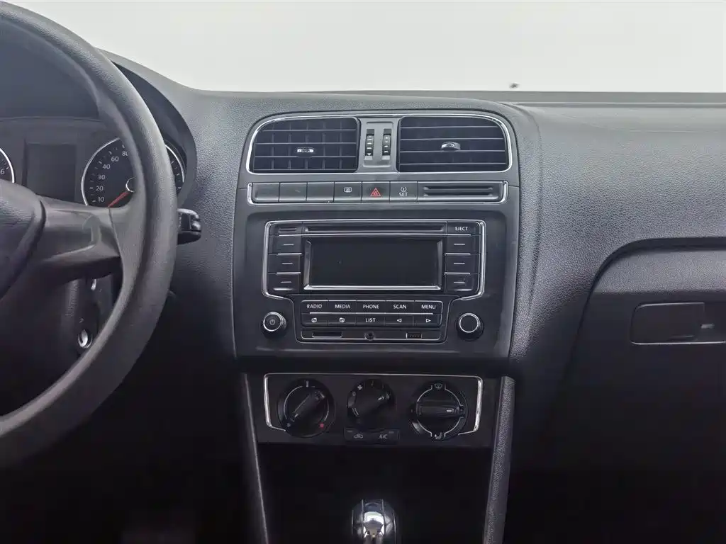 Volkswagen Polo 2014 1.4L Automatic Comfort Edition фото 12