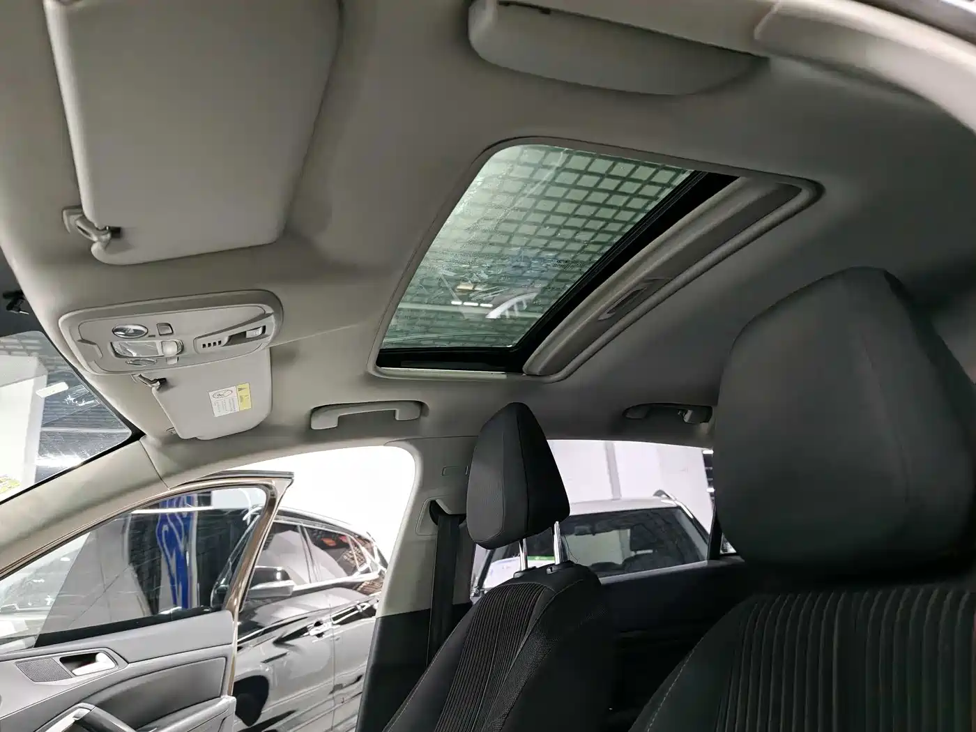 Peugeot 408 2014 1.8L Automatic Luxury Edition фото 17