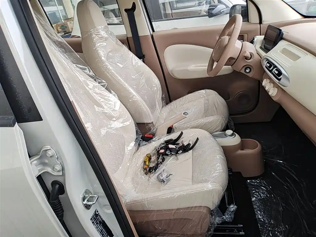 Wuling Motors Hongguang MINIEV 2026 2025 4-Door Advanced