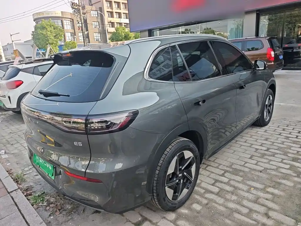 Photo 7 - Geely Galaxy Galaxy E5