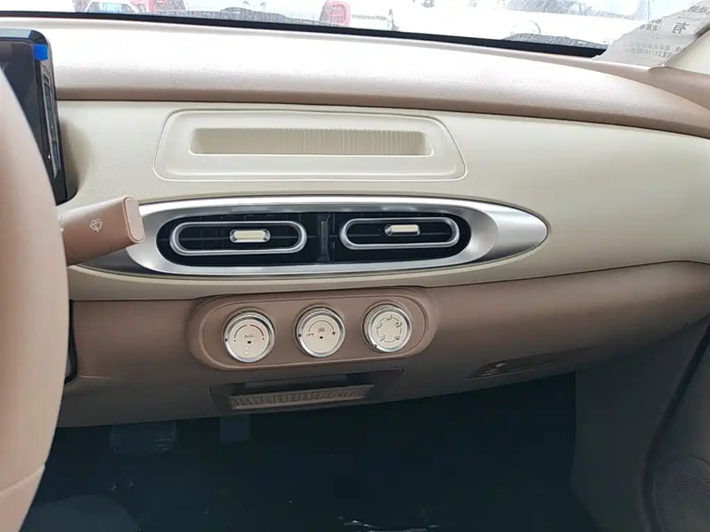 Wuling Motors Hongguang MINIEV 2026 2025 4-Door Advanced
