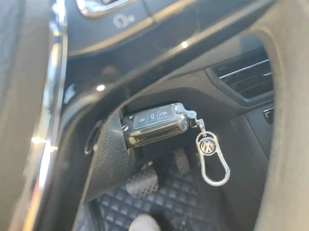 Volkswagen Lavida 2019 1.5L Automatic Comfort Edition China VI фото 9