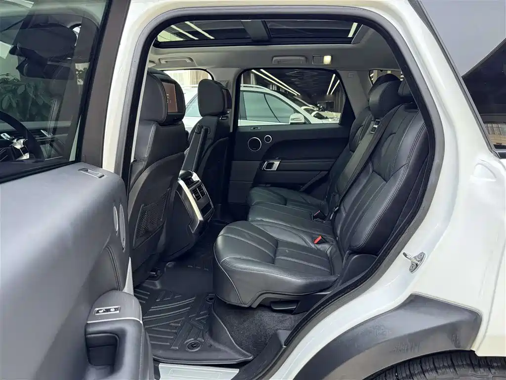 Land Rover Range Rover Sport 2016 Model 2.0 GTDi HSE фото 11