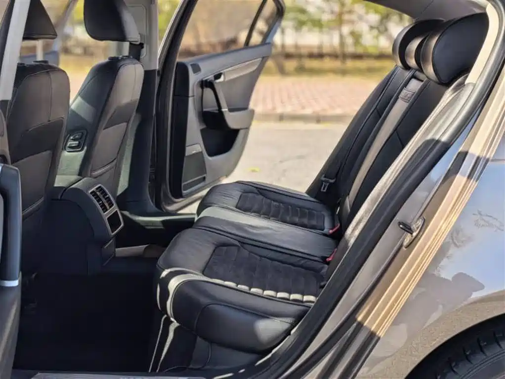 Volkswagen Magotan 2015 2.0TSI Luxury фото 6