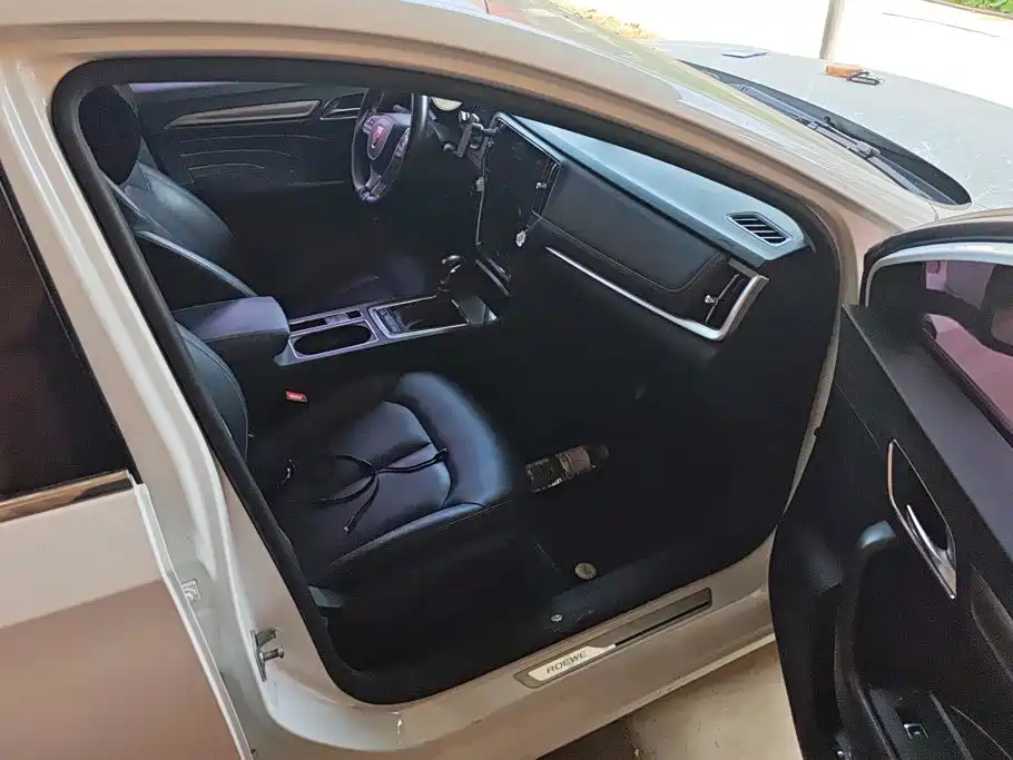 Roewe i6 2019 2020 PLUS 1.6L CVT 4G Connected Glory Flagship Edition
