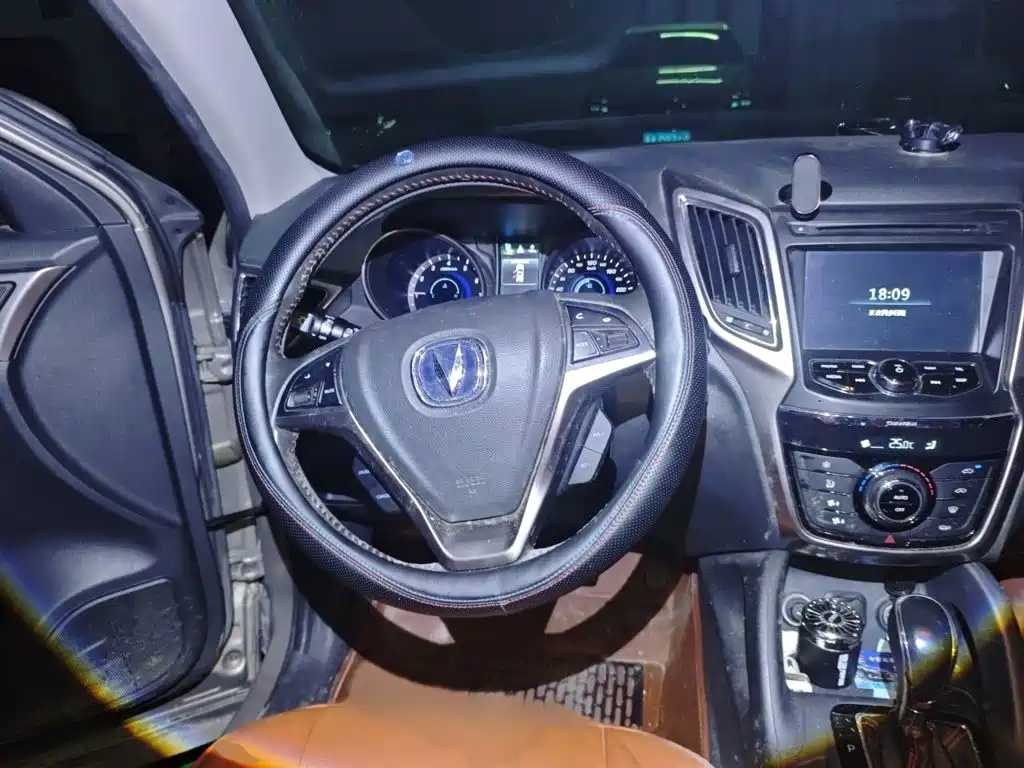 Changan CS75 2015 2014 1.8T Automatic Elite (China IV)