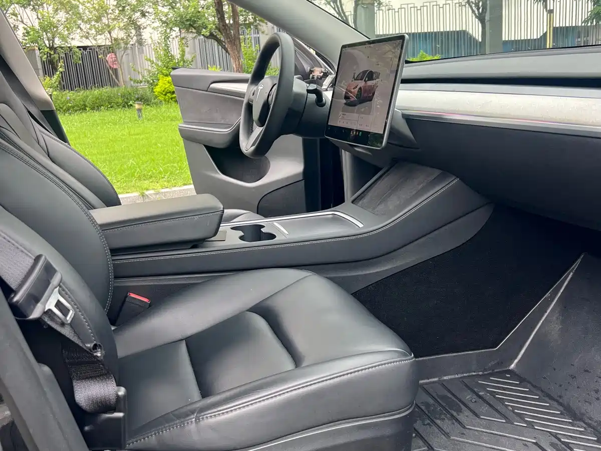 Фото 12 - Tesla Model Y