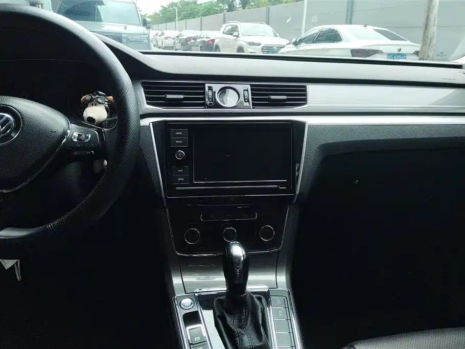Volkswagen Passat 2017 280TSI DSG Prestige фото 13