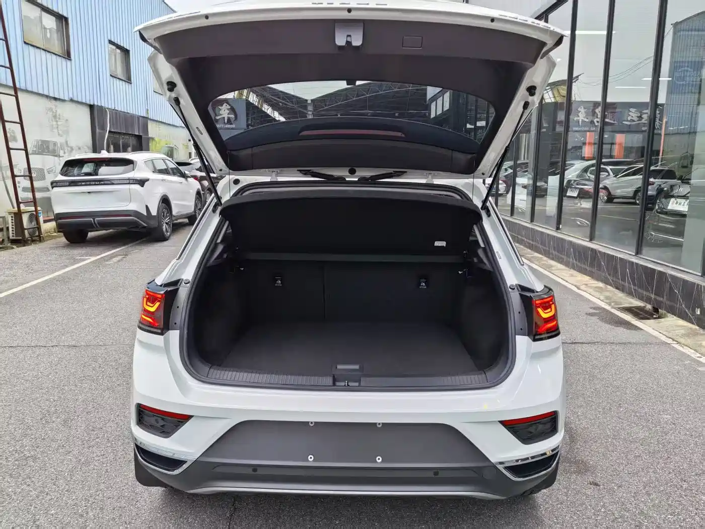 Volkswagen T-ROC 2023 280TSI DSG 2WD Time Edition фото 13