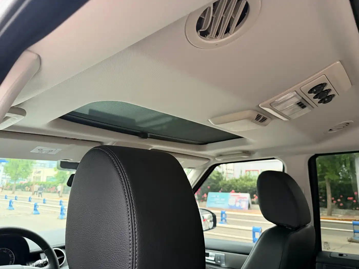 Land Rover Discovery 2014 3.0 SC V6 HSE фото 10