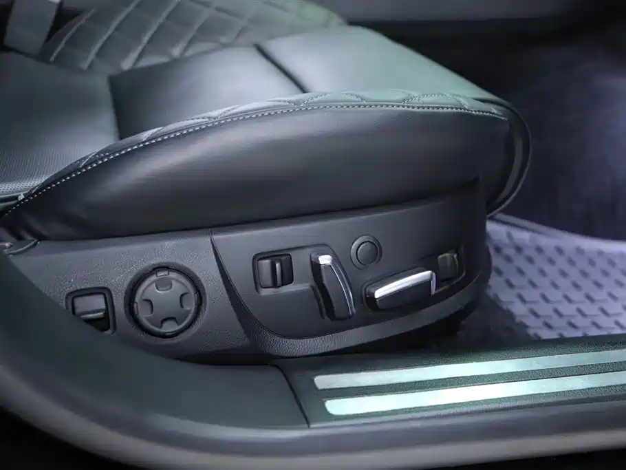 Audi A8 2006 A8L 6.0 W12 quattro Flagship фото 21
