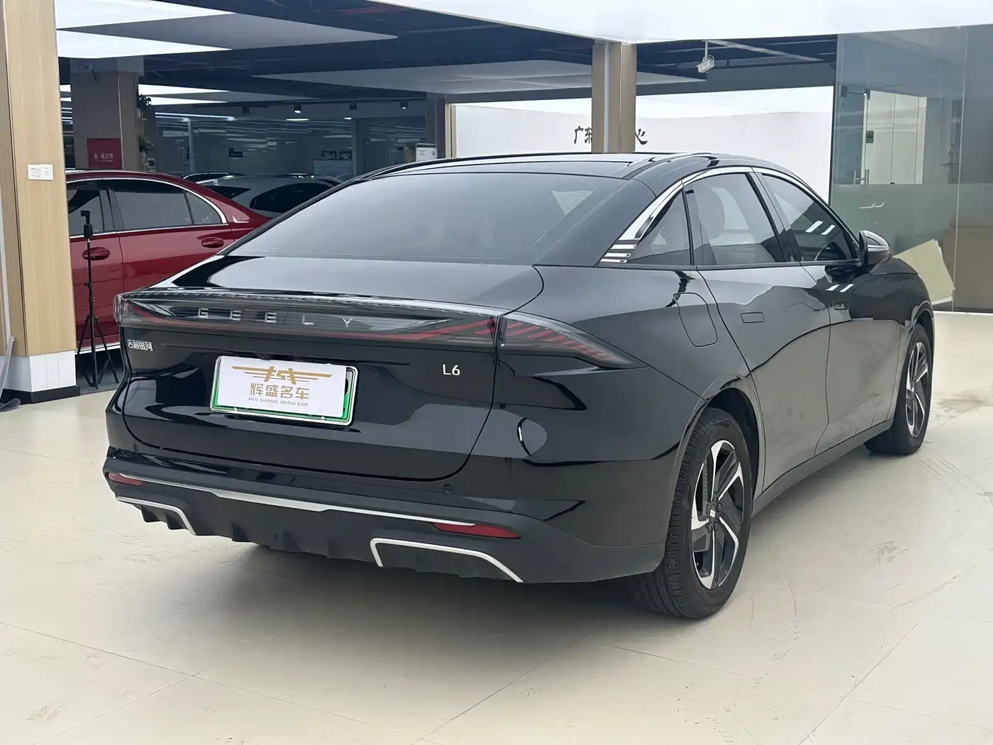 Geely Galaxy Galaxy L6 2024 125km PLUS Soaring Dragon Edition фото 26