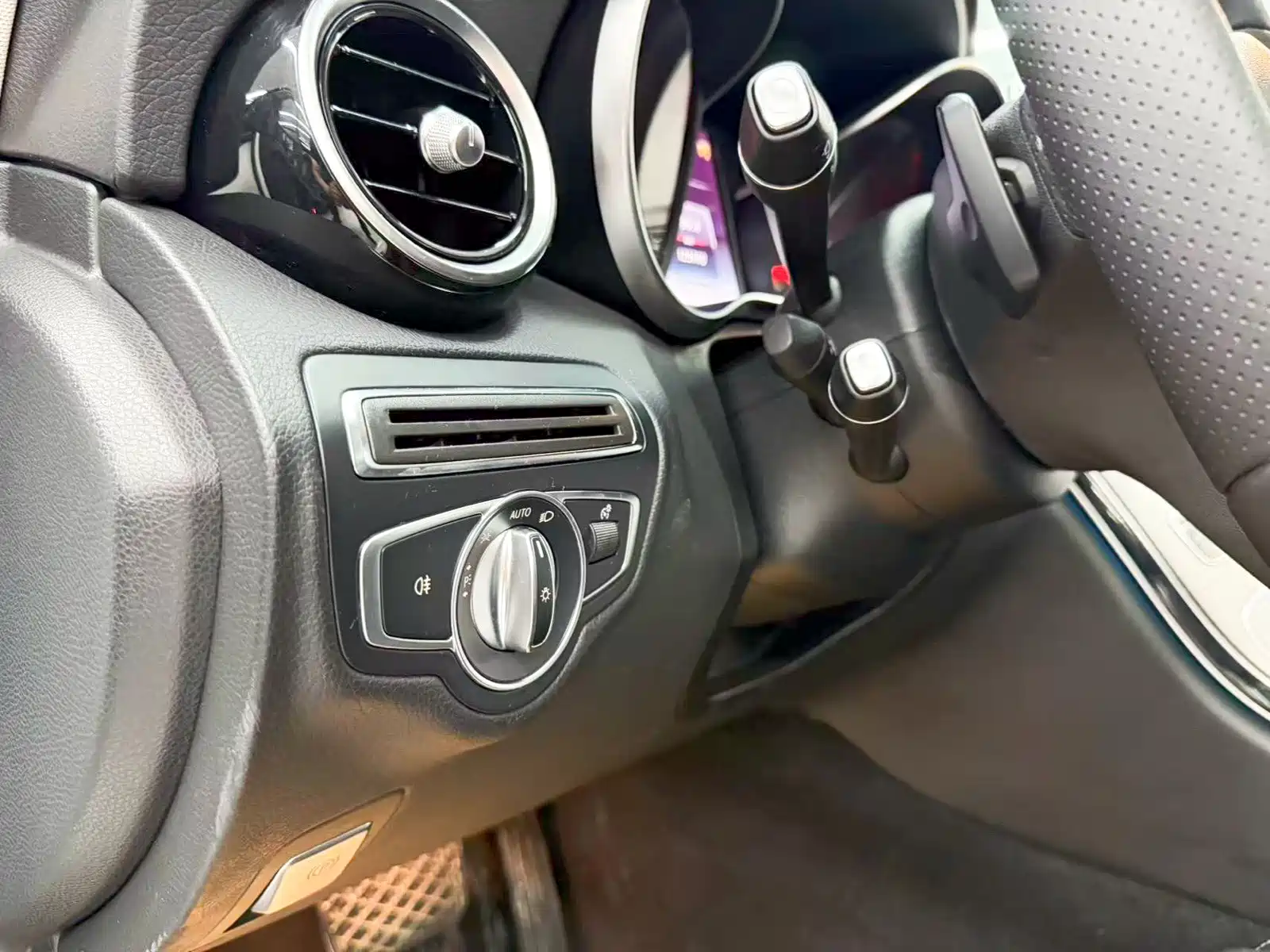 Фото 10 - Mercedes-Benz C-Class