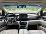 Фото 14 - Buick GL8