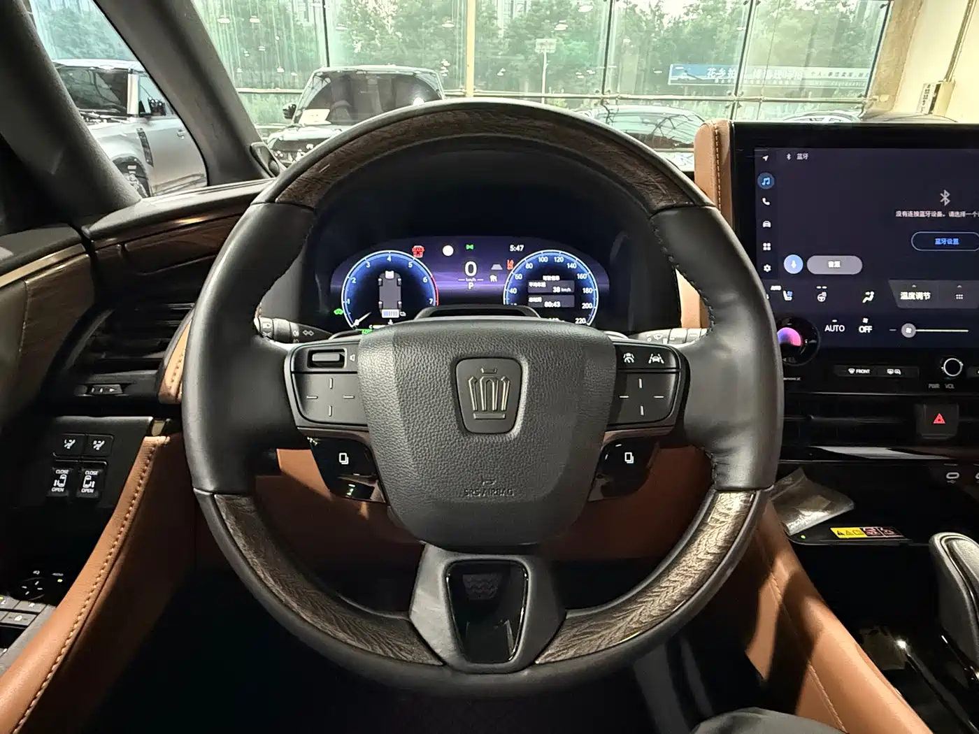 Toyota Vellfire 2024 Crown Hybrid 2.5L Executive Premium Edition фото 16