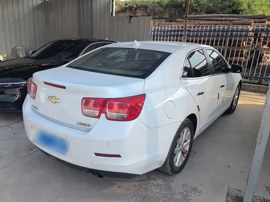 Chevrolet Malibu 2014 2.0L Automatic Luxury фото 7