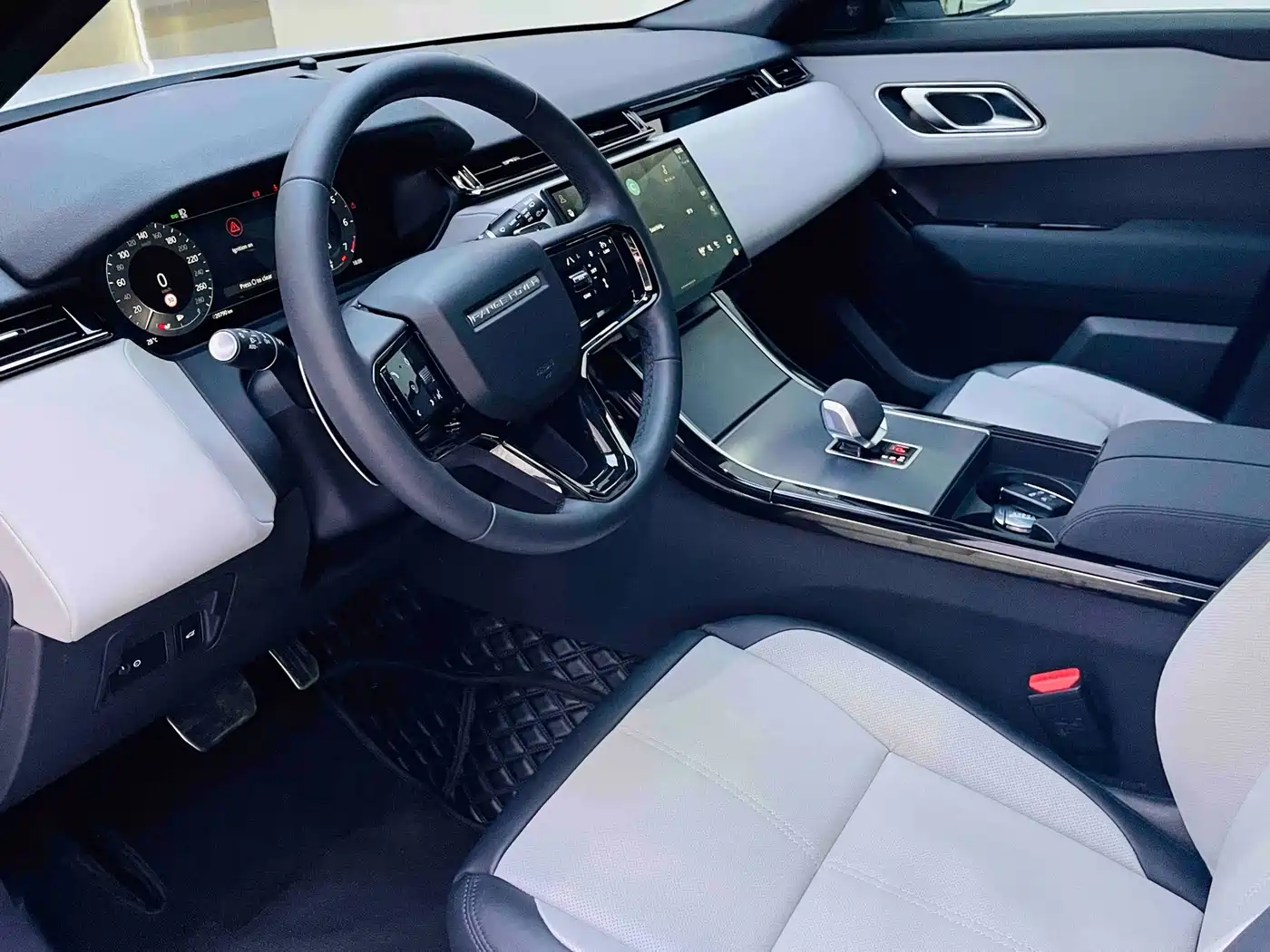 Фото 6 - Land Rover Range Rover Velar